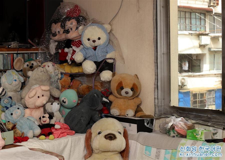 （圖片故事）（4）上海：七旬老人的“毛絨娃娃醫院”