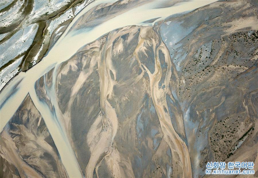 （美丽中国）（3）俯瞰大哈尔腾河