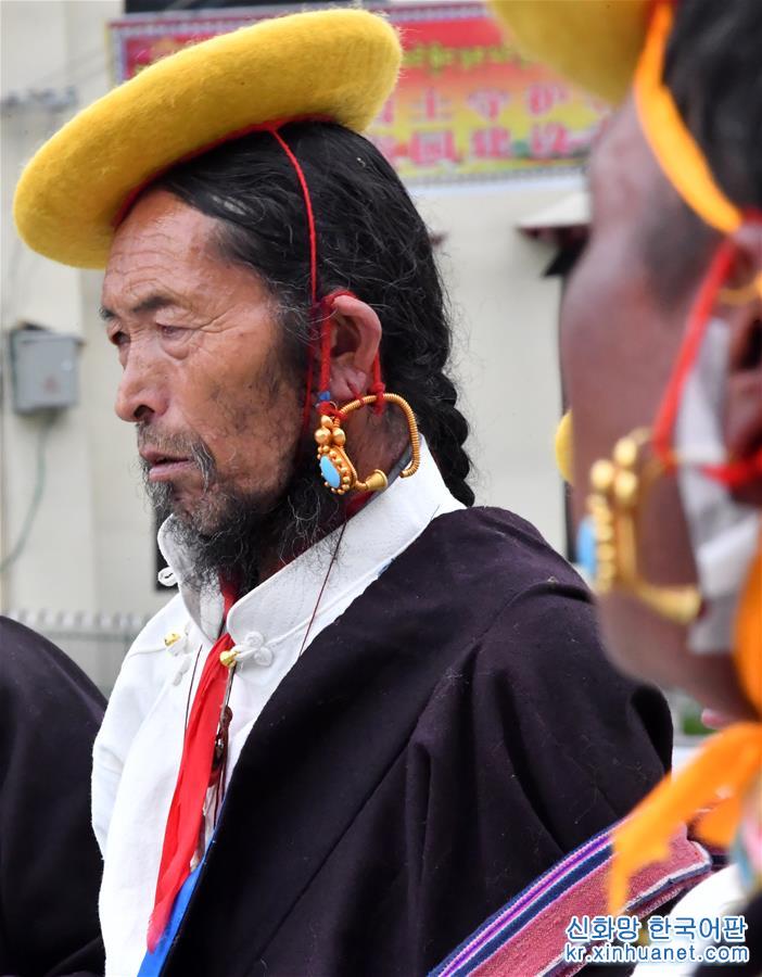（新华视界）（3）吉隆沟的藏族服饰