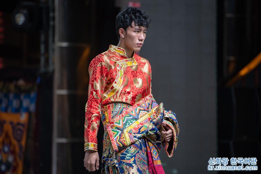 （文化）（3）中国藏模大赛西藏赛区举行海选