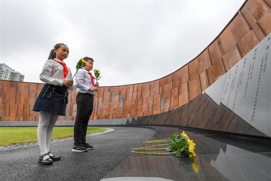 （社会）（3）侵华日军南京大屠杀遇难同胞纪念馆举行仪式纪念中国人民抗日战争胜利74周年