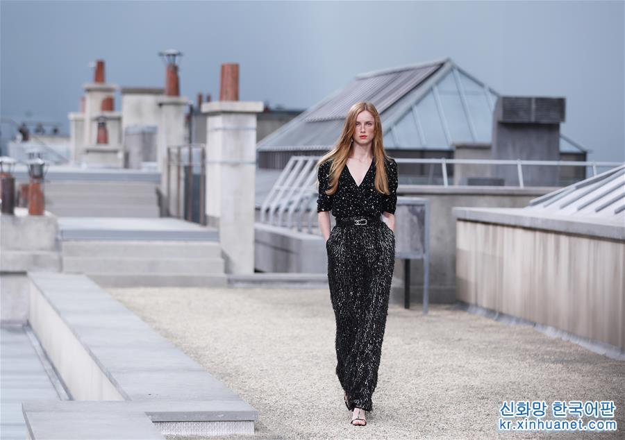 （國際）（3）巴黎時裝周：“屋頂”上的香奈兒時裝秀