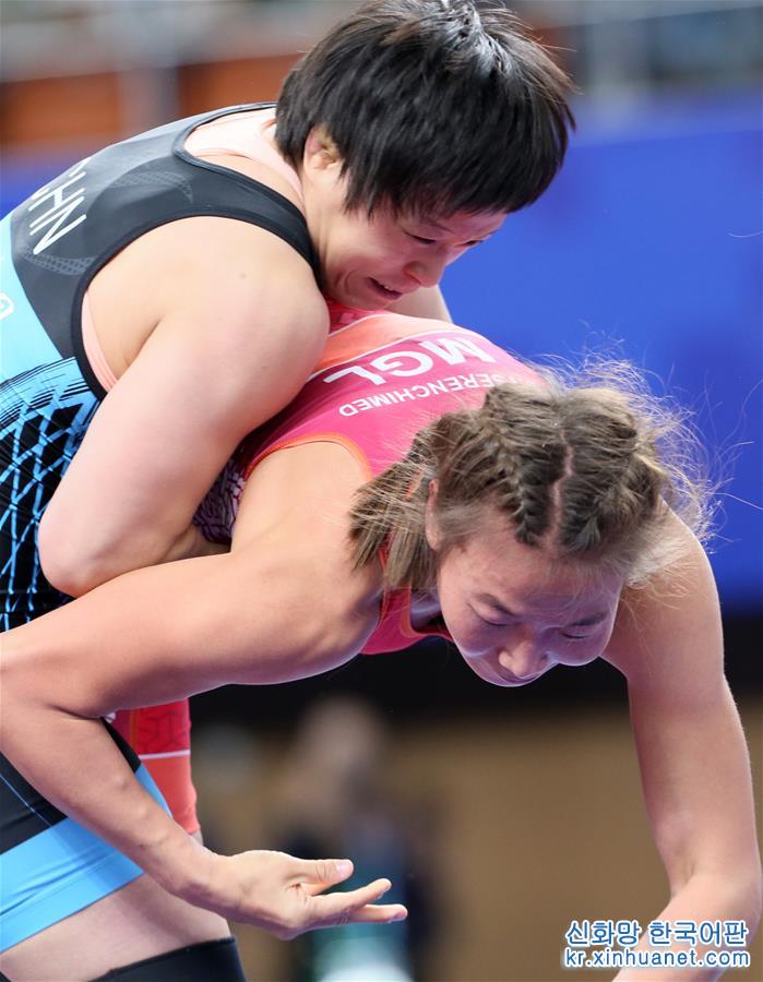 （军运会）（3）摔跤——女子自由式57公斤级决赛：李绘夺金
