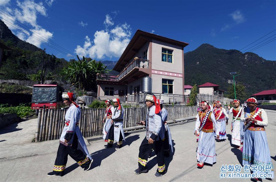（社会）（1）云南福贡：干布村傈僳族群众的新生活