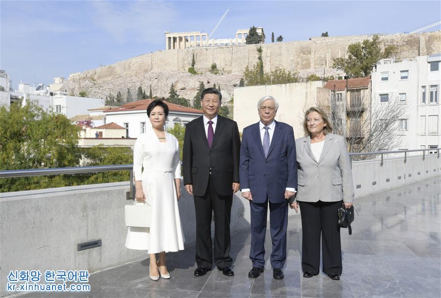 （XHDW）习近平和希腊总统帕夫洛普洛斯共同参观雅典卫城博物馆