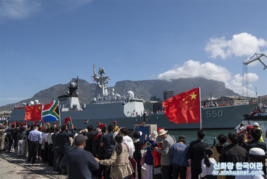（国际）（1）中俄南非三国在开普敦举行海上联合演习