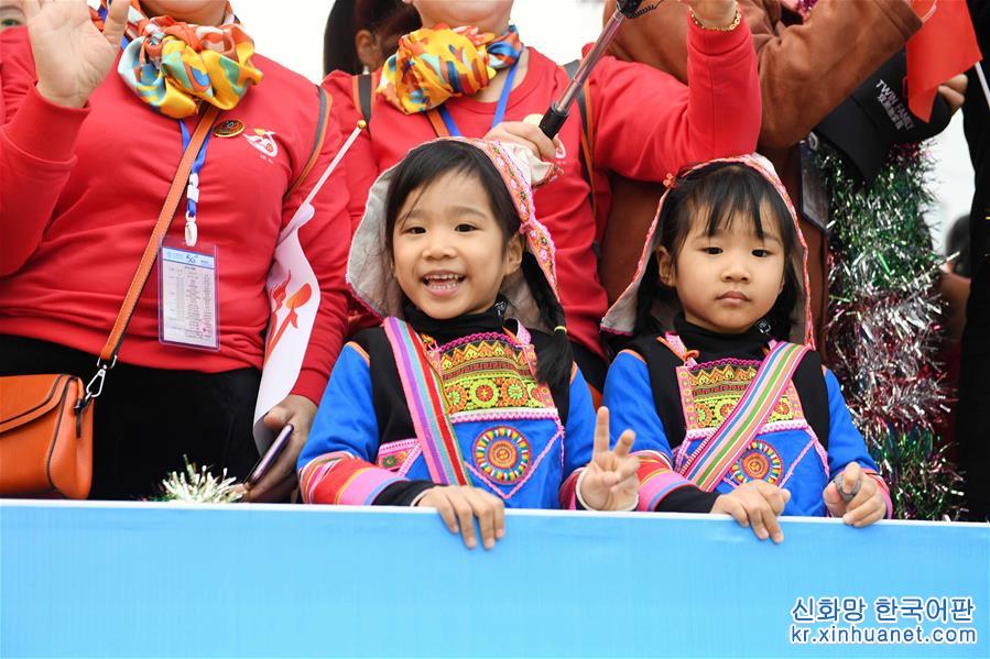 （文化）（1）雲南墨江國際雙胞胎文化節舉行花車巡遊