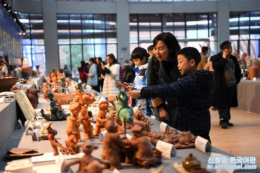 （社会）（2）重庆：传统制陶技艺大比拼