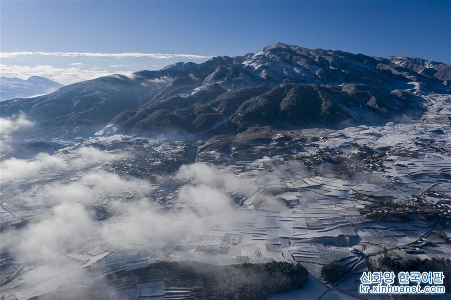 （美丽中国）（2）飞瞰大凉山雪景