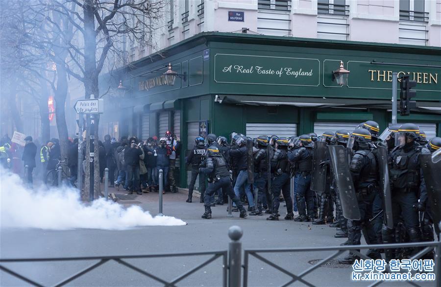 （國際）（2）法國全國大罷工持續 嚴重影響交通