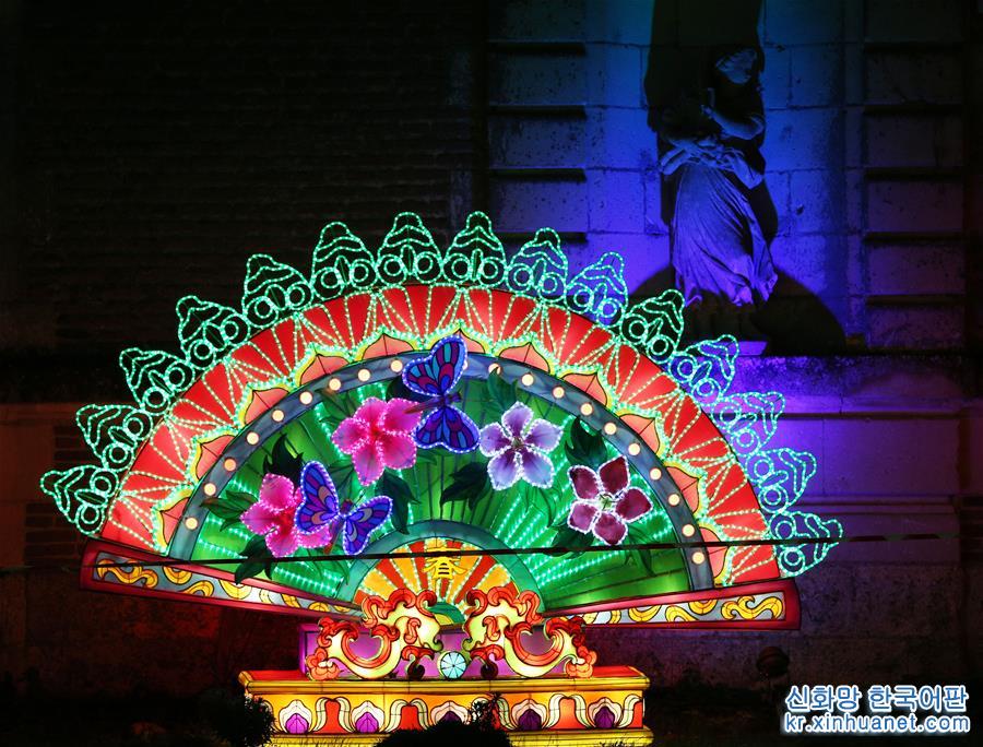 （国际）（6）中国彩灯点亮法国塞纳古堡