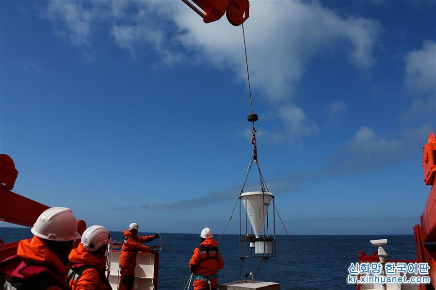 （“雪龙”探南极·图文互动）（2）中国首次在南极宇航员海开展海洋生态调查