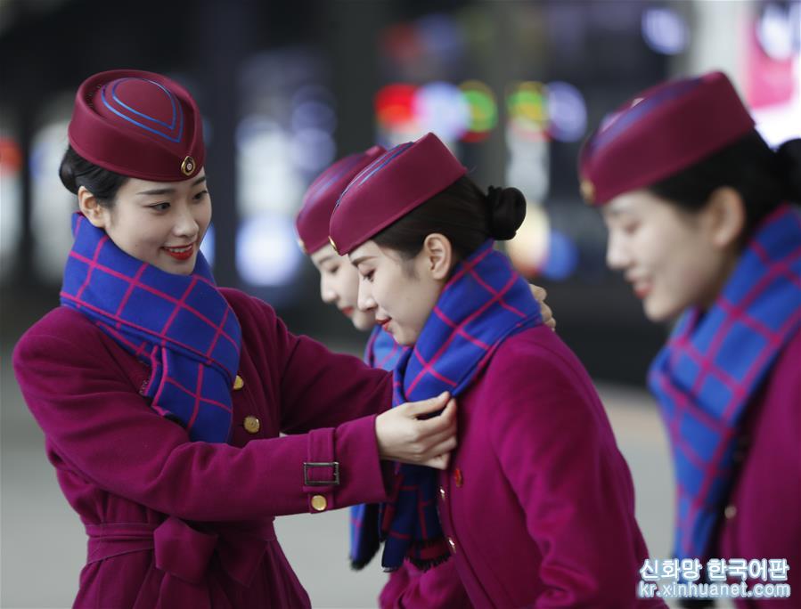 （社会）（6）重庆：高铁乘务员培训迎春运