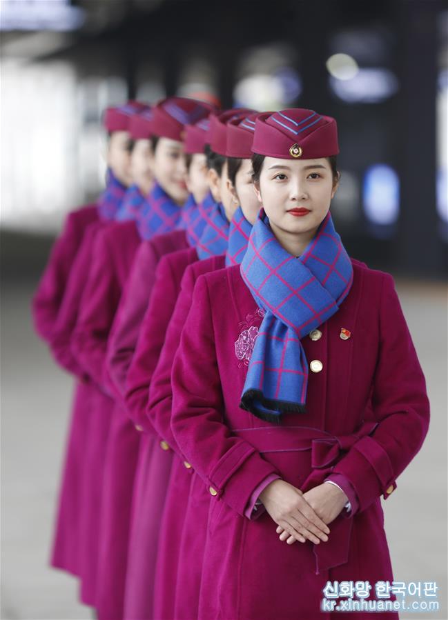 （社会）（2）重庆：高铁乘务员培训迎春运