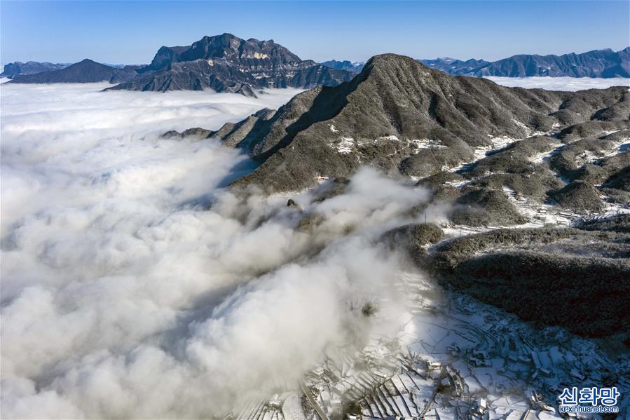 （美丽中国）（2）湖北五峰：高山雪场风景如画