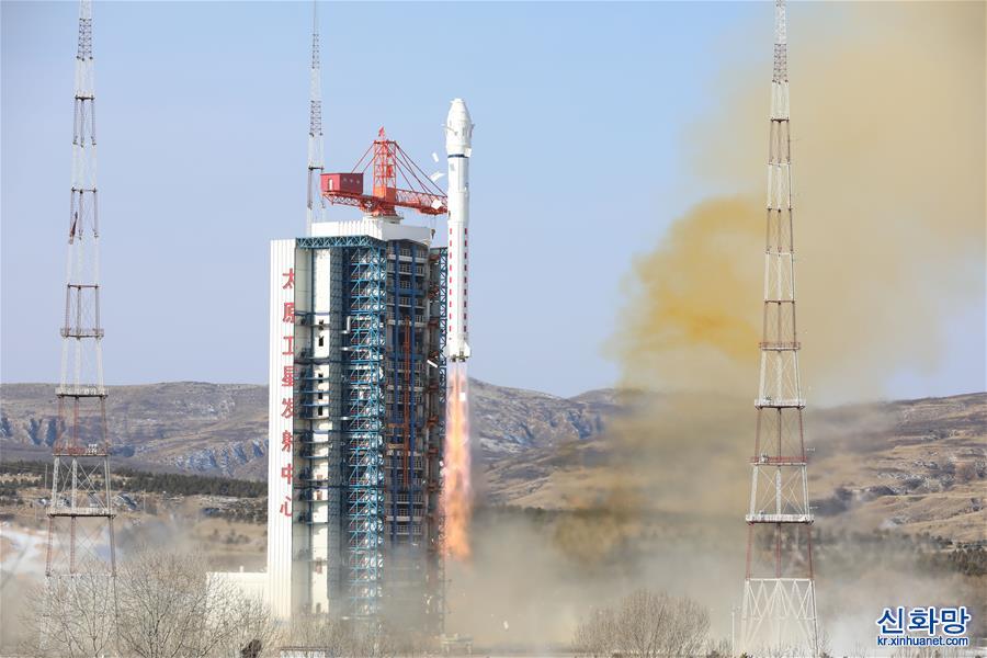 （新华视界）（1）我国成功发射“吉林一号”宽幅01星 搭载发射3颗小卫星