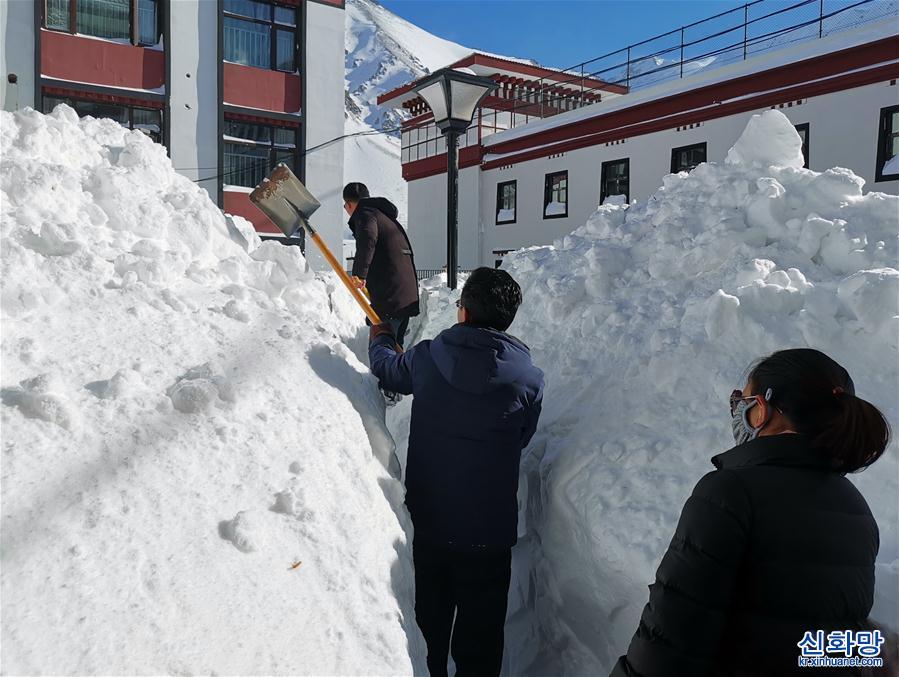 （圖文互動）（1）西藏日喀則普降暴雪 電力交通逐步恢復無人員傷亡