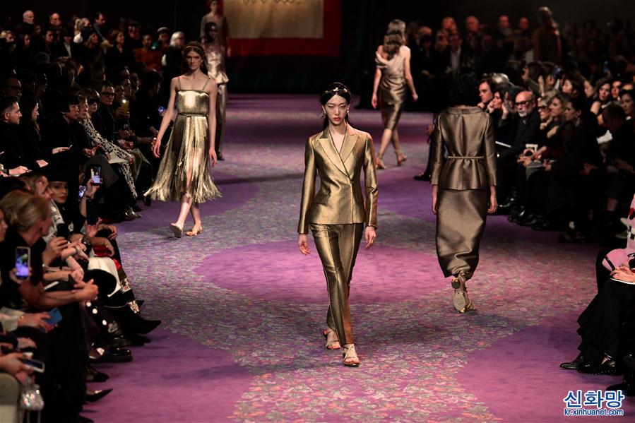 （国际）（3）巴黎高级定制时装周：迪奥发布春夏新品