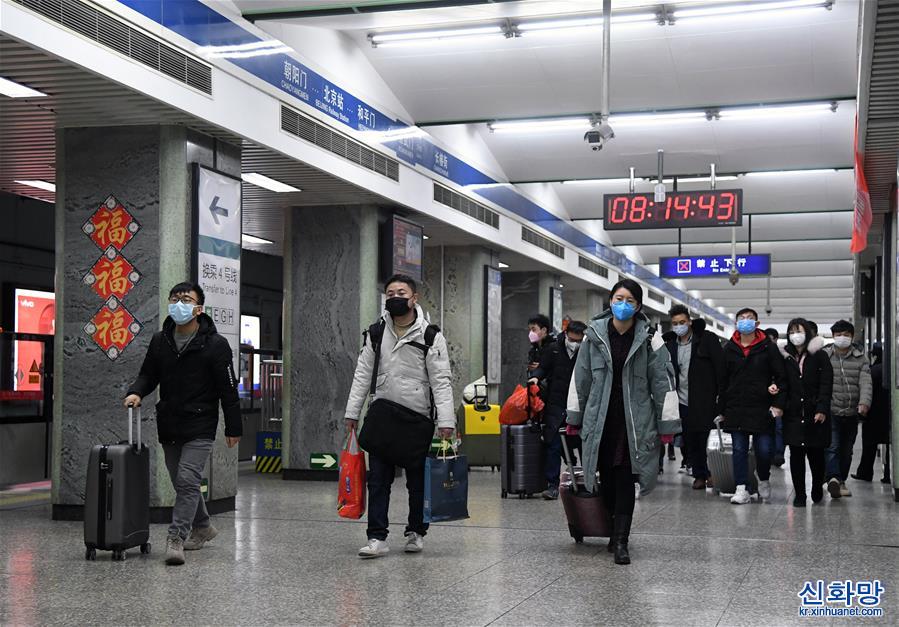 （聚焦疫情防控·图文互动）（6）北京节后首个工作日：交通秩序井然 市场供应稳定