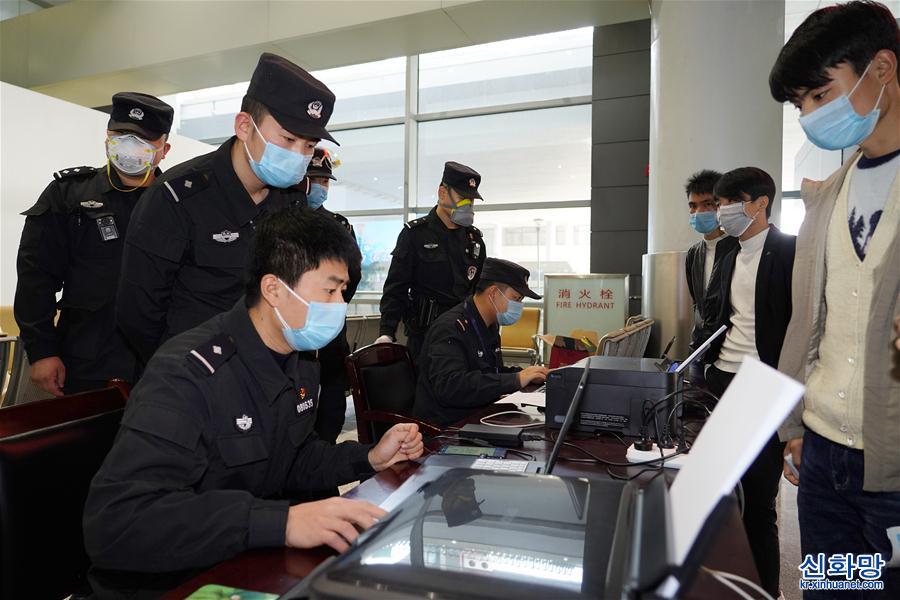 （聚焦疫情防控）（4）陕西：人民公安 “战疫”在前