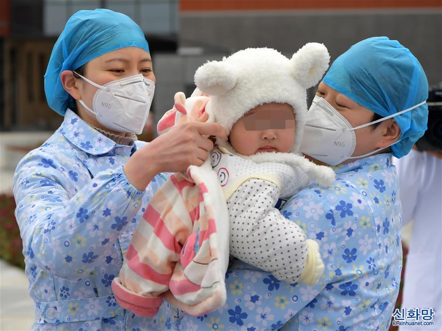 （聚焦疫情防控）（1）江西南昌：7月龄新冠肺炎患儿治愈出院