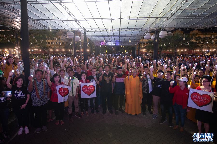 （国际）（1）印尼民众为中国抗击新冠肺炎疫情祈福