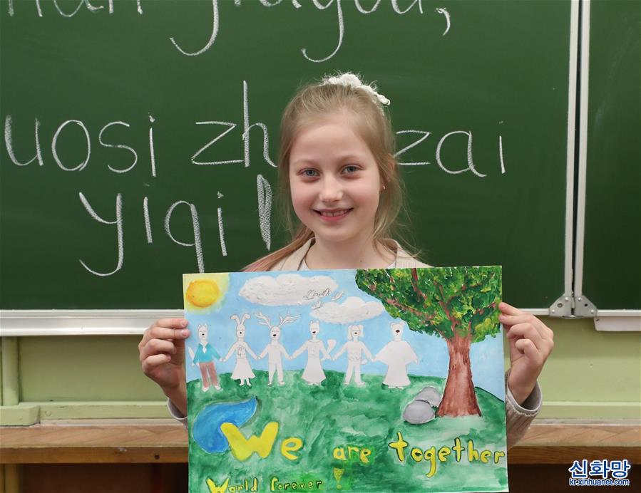 （國際）（1）來自遠方的祝福——白俄羅斯兒童為中國加油