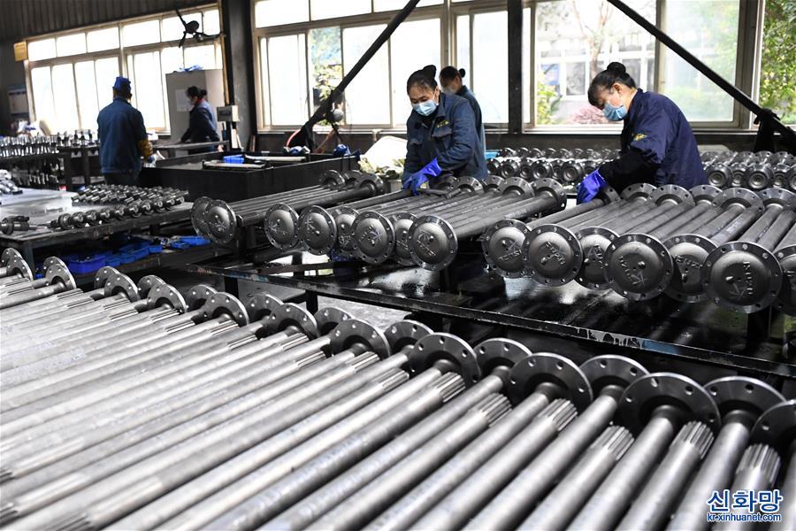（经济）（3）重庆：汽摩配件生产企业赶工忙