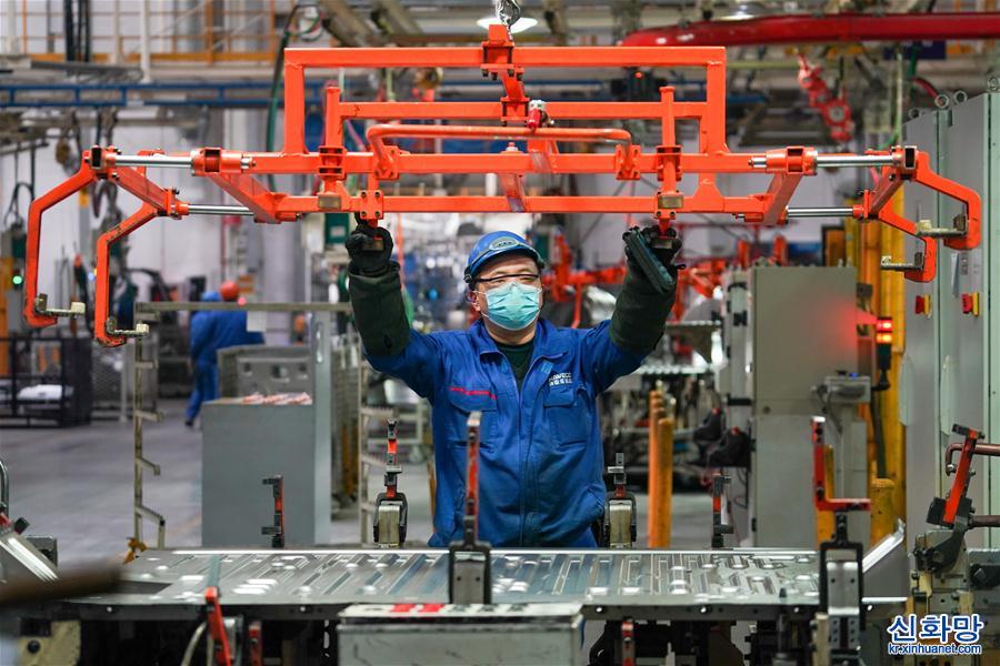 （经济）（3）南京：汽车企业生产忙