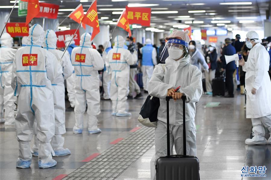 （聚焦疫情防控）（8）武汉“解封”后首趟返京列车抵达北京西站