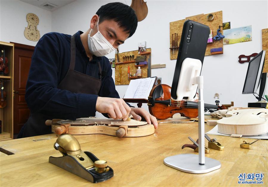 （聚焦复工复产）（6）北京平谷：线上销售提琴