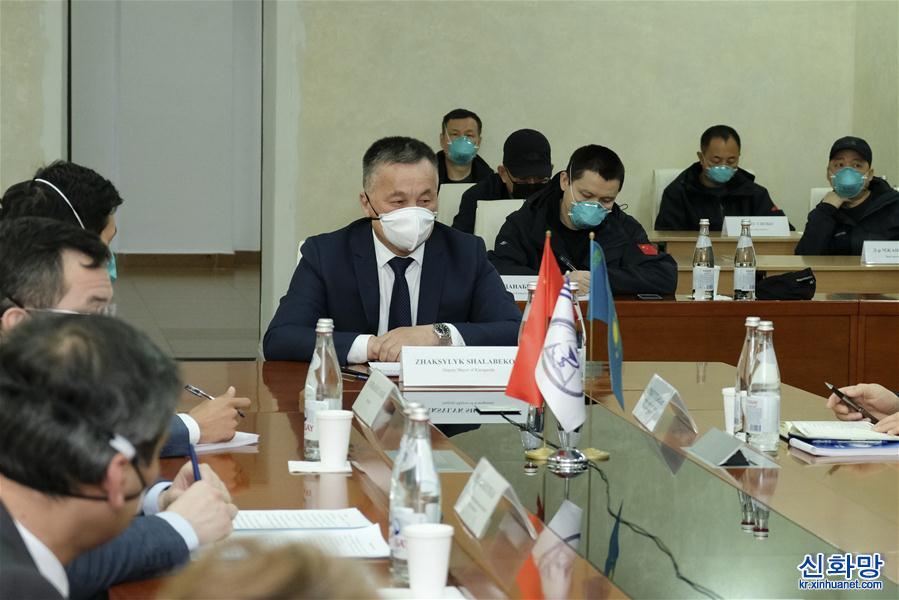 （国际疫情）（2）中国援哈萨克斯坦医疗队在哈开展经验分享和交流工作