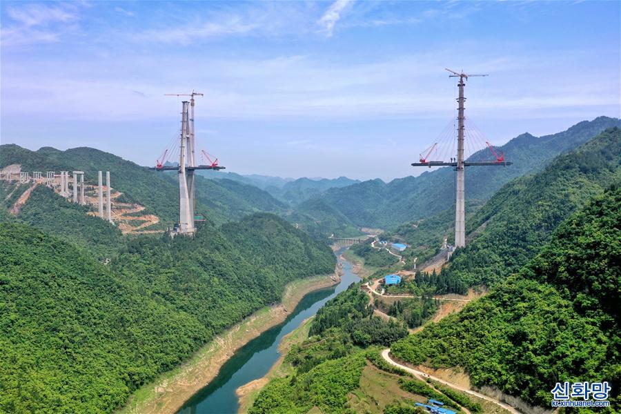 （聚焦復工復産）（2）貴州遵余高速湘江大橋建設進展順利