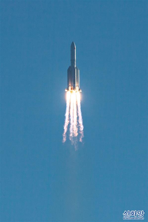 （圖文互動）（7）長徵五號B運載火箭首飛成功 我國載人航太工程“第三步”任務開啟
