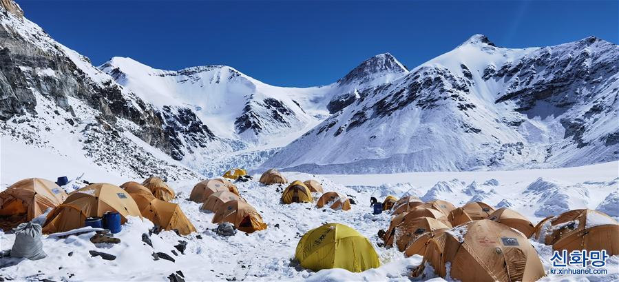 （2020珠峰高程测量）（6）冰雪世界的前进营地