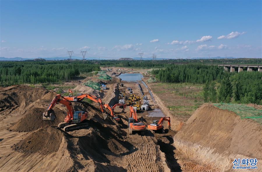 （經濟）（2）中俄東線天然氣管道工程跨河北灤河段加緊建設