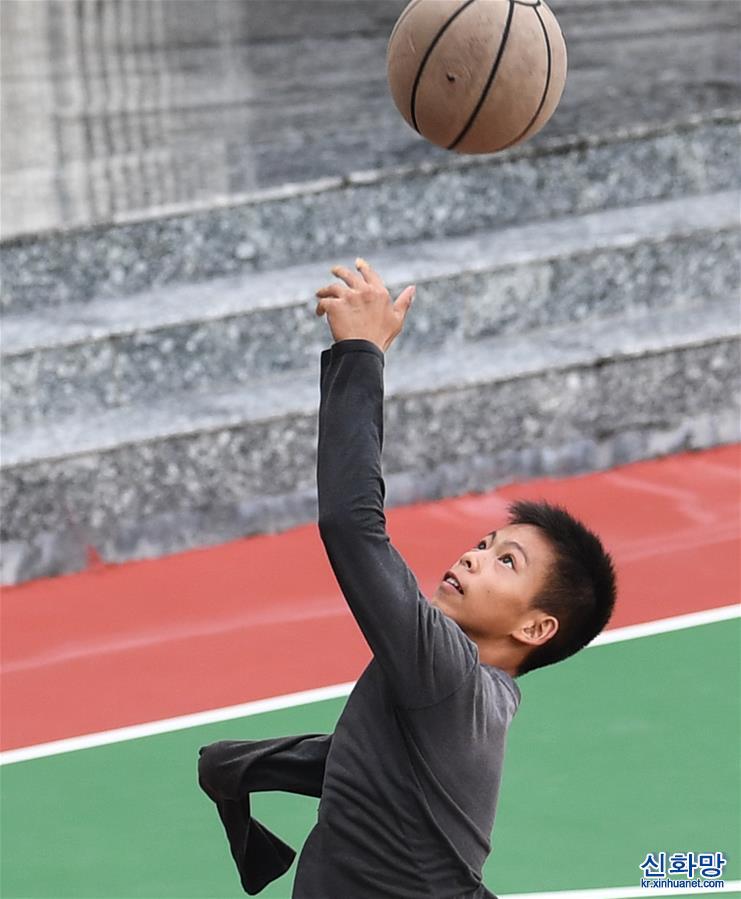 （体育）（6）独臂少年 篮球追梦