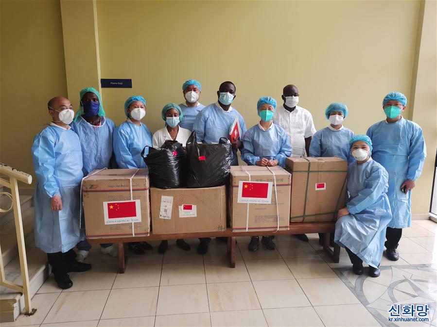 （国际疫情·图文互动）（9）中国医疗专家组为赤道几内亚抗疫带来“希望之光”