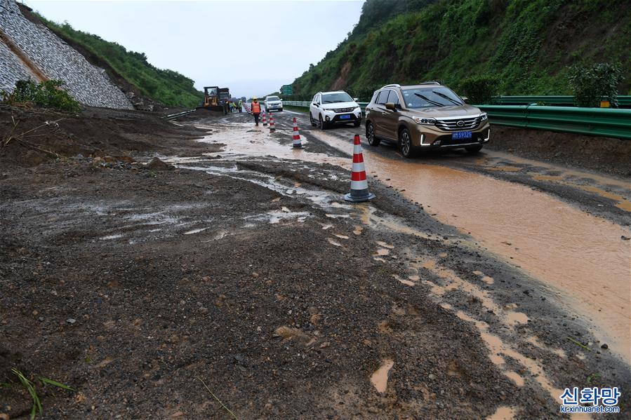 （环境）（5）持续强降雨造成广西超32万人受灾