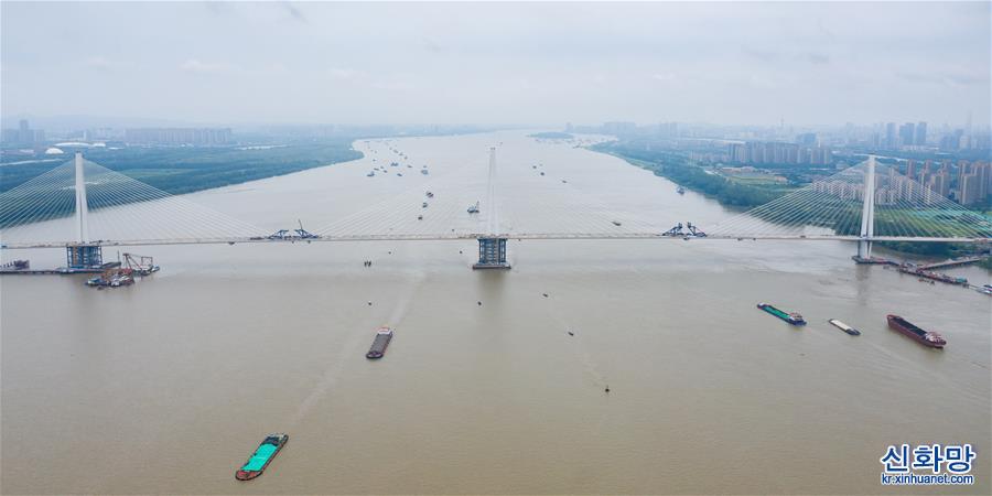 #（經濟）（1）南京長江第五大橋順利合龍