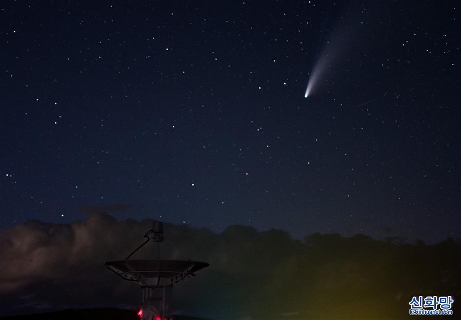 （社会）（2）草原“天眼”与彗星