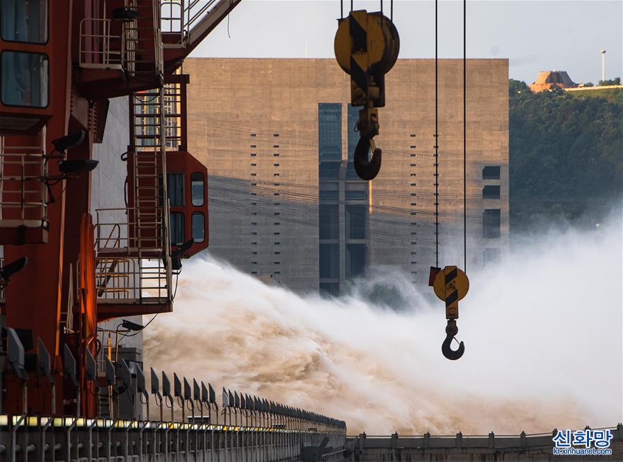 （防汛抗洪）（12）“长江2020年第2号洪水”平稳通过三峡大坝