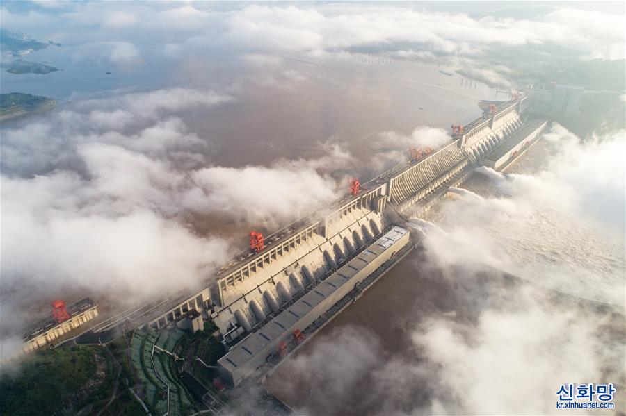#（防汛抗洪·图文互动）（3）三峡水库有效拦蓄长江2020年第3号洪水削峰达36.7%