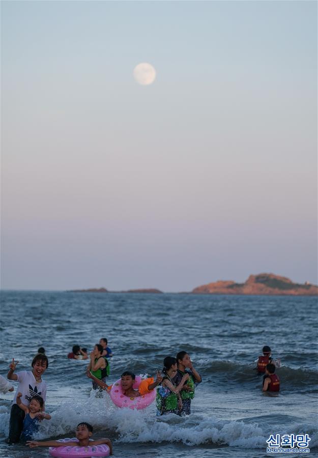 （社会）（5）夏日“沙滩夜经济”打造舟山旅游特色品牌