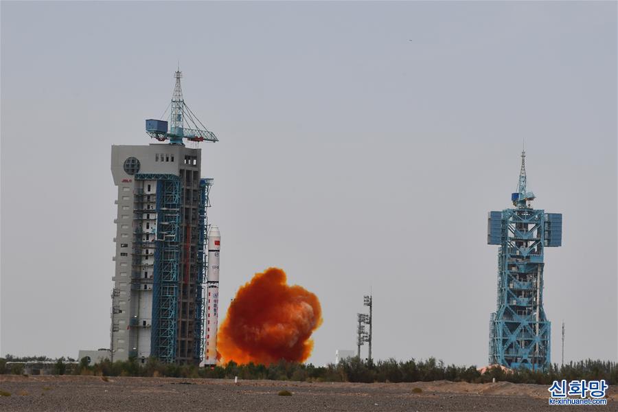 （新華視界）（1）我國成功發射高分九號04星  搭載發射清華科學衛星 