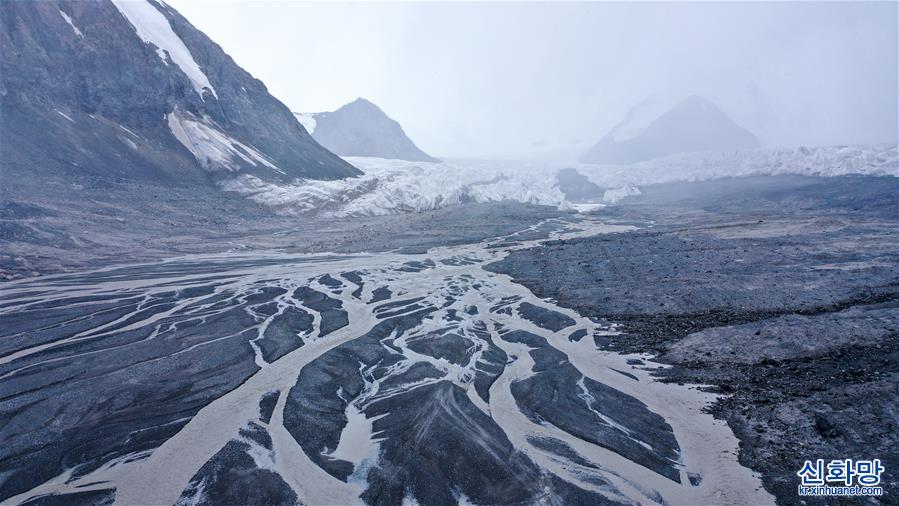 （环境）（3）鸟瞰长江源最雄伟的冰川——岗加曲巴冰川