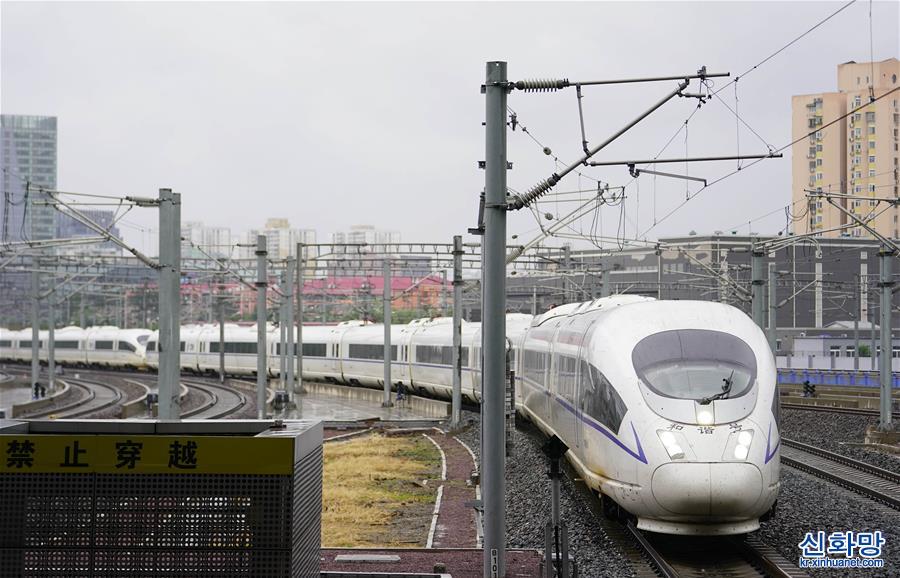 （坐着高铁看中国·图片故事）（7）高铁“双城” 连接梦想