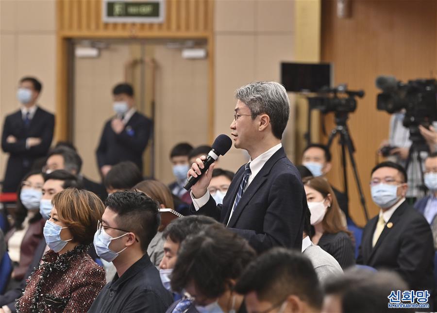 （两会·XHDW）（8）李克强总理出席记者会并回答中外记者提问