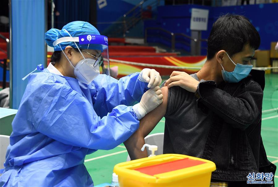 （健康）（5）北京：新冠疫苗校园接种进行时