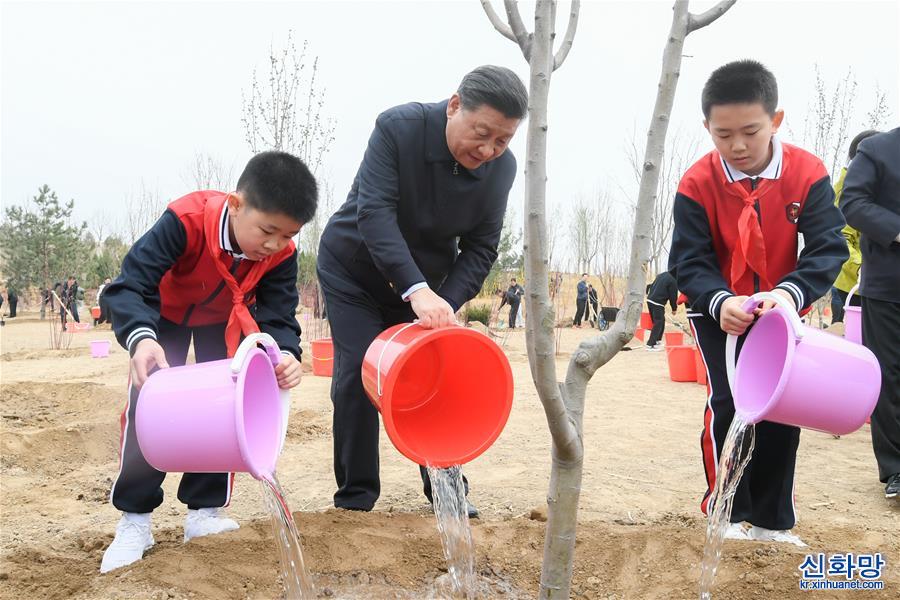 （XHDW）（4）党和国家领导人参加首都义务植树活动